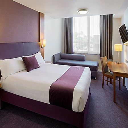 Premier Inn Chippenham Eksteriør billede